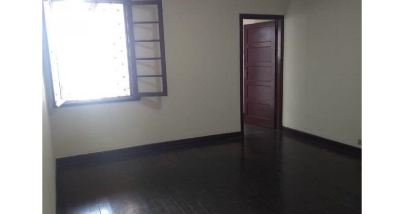 Casa à venda no Bairro da Vila Anastácio na Rua Botocudos,