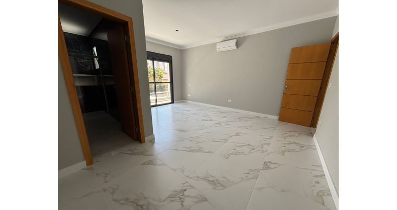 Belo Sobrado de Alto Padrão novo à venda no Bairro do Parque São Domingos na Rua Homero Sales 