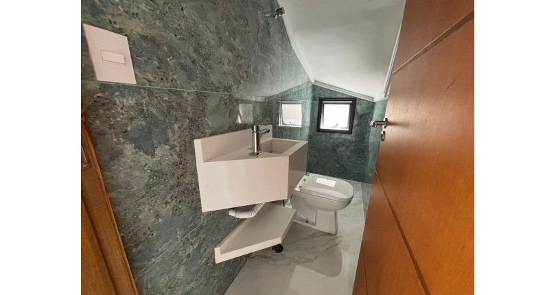 Belo Sobrado de Alto Padrão novo à venda no Bairro do Parque São Domingos na Rua Homero Sales 