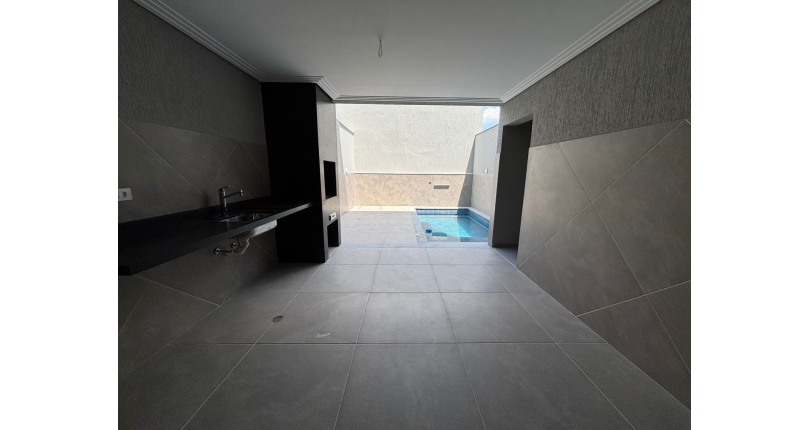 Belo Sobrado de Alto Padrão novo à venda no Bairro do Parque São Domingos na Rua Homero Sales 