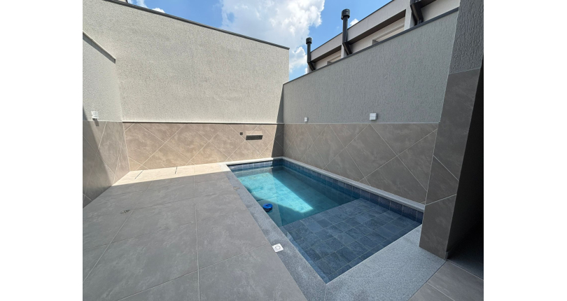 Belo Sobrado de Alto Padrão novo à venda no Bairro do Parque São Domingos na Rua Homero Sales 