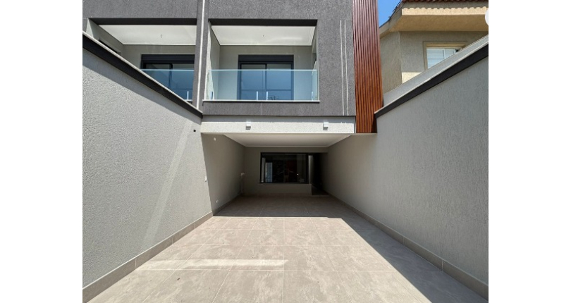 Belo Sobrado de Alto Padrão novo à venda no Bairro do Parque São Domingos na Rua Homero Sales 