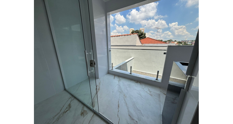 Belo Sobrado de Alto Padrão novo à venda no Bairro do Parque São Domingos na Rua Homero Sales 