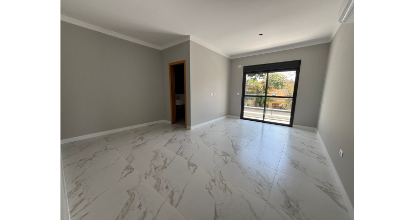 Belo Sobrado de Alto Padrão novo à venda no Bairro do Parque São Domingos na Rua Homero Sales 