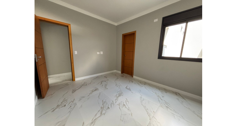 Belo Sobrado de Alto Padrão novo à venda no Bairro do Parque São Domingos na Rua Homero Sales 