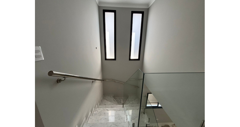 Belo Sobrado de Alto Padrão novo à venda no Bairro do Parque São Domingos na Rua Homero Sales 