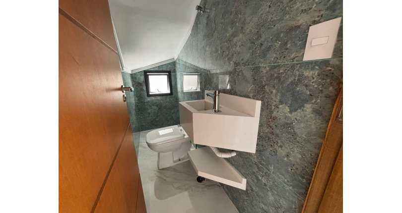 Belo Sobrado de Alto Padrão novo à venda no Bairro do Parque São Domingos na Rua Homero Sales