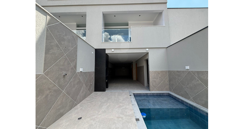 Belo Sobrado de Alto Padrão novo à venda no Bairro do Parque São Domingos na Rua Homero Sales