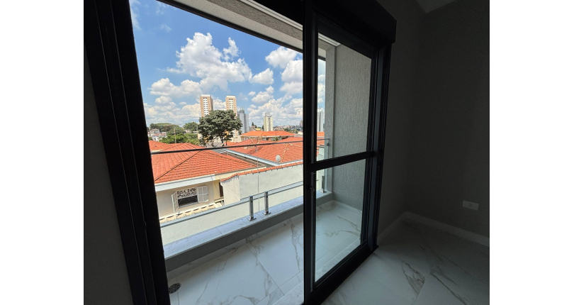 Belo Sobrado de Alto Padrão novo à venda no Bairro do Parque São Domingos na Rua Homero Sales