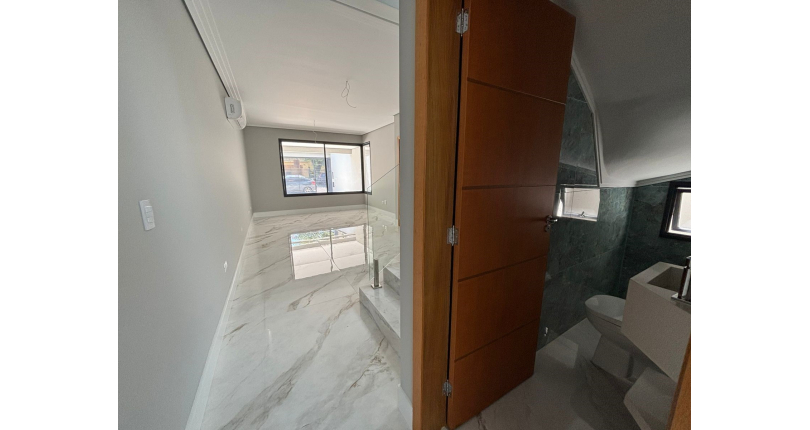 Belo Sobrado de Alto Padrão novo à venda no Bairro do Parque São Domingos na Rua Homero Sales