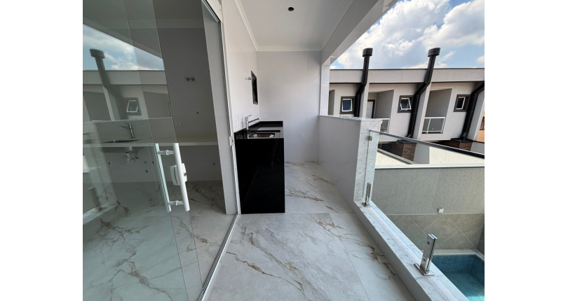 Belo Sobrado de Alto Padrão novo à venda no Bairro do Parque São Domingos na Rua Homero Sales