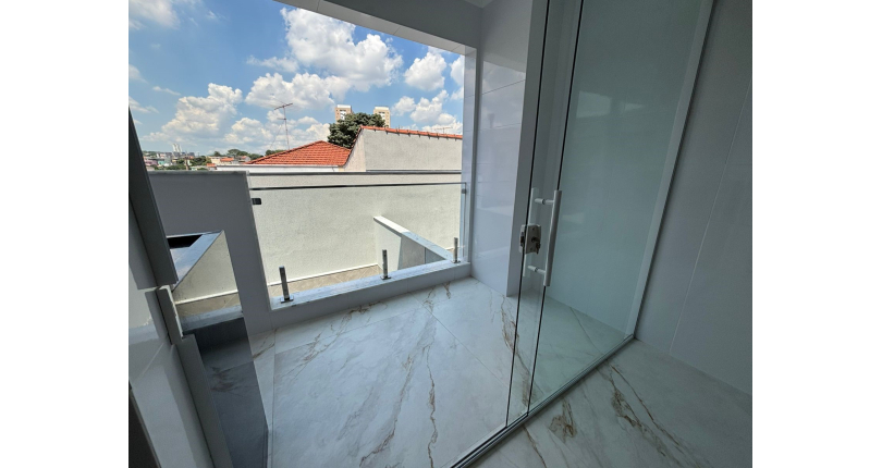 Belo Sobrado de Alto Padrão novo à venda no Bairro do Parque São Domingos na Rua Homero Sales