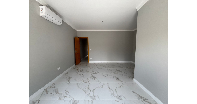 Belo Sobrado de Alto Padrão novo à venda no Bairro do Parque São Domingos na Rua Homero Sales