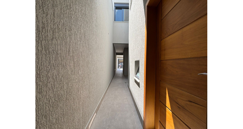 Belo Sobrado de Alto Padrão novo à venda no Bairro do Parque São Domingos na Rua Homero Sales