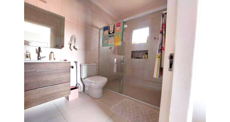 Belo Sobrado à venda no Bairro do Jardim Líbano na Rua João de Almeida e Silva,