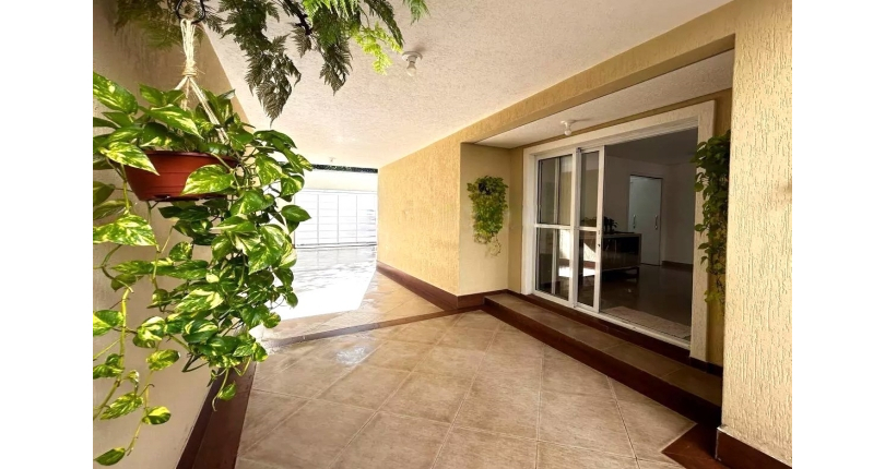 Belo Sobrado à venda no Bairro do Jardim Líbano na Rua João de Almeida e Silva,