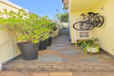 Belo Sobrado à venda no Bairro do City America na Rua Dinah Silveira de Queiroz,