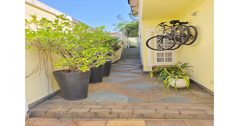 Belo Sobrado à venda no Bairro do City America na Rua Dinah Silveira de Queiroz,