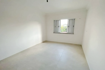 Sobrado novo à venda no Bairro da Chácara Inglesa na Rua Antônio Carlos Ferreira 152