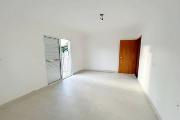 Belo Sobrado novo à venda no Bairro da Chácara Inglesa na Rua Antônio Carlos Ferreira 156