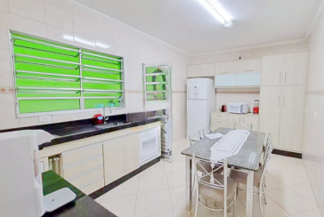 Belo Sobrado à venda no Bairro do Parque Nações Unidas na Rua Antônio de Cabezon