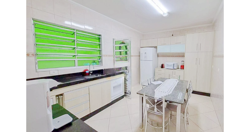 Belo Sobrado à venda no Bairro do Parque Nações Unidas na Rua Antônio de Cabezon