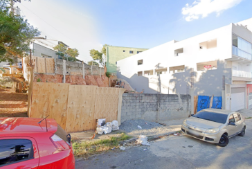 Terreno à venda no Bairro da Ayrosa na Rua Pardal,