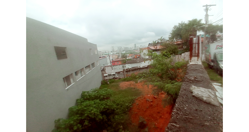 Terreno à venda no Bairro da Ayrosa na Rua Pardal,