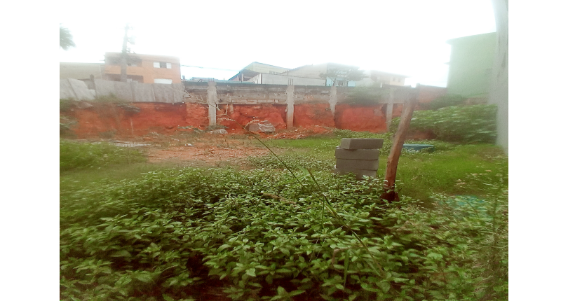 Terreno à venda no Bairro da Ayrosa na Rua Pardal,