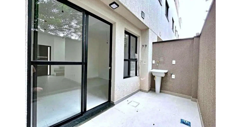 Sobrado à venda Rua Dona Maria Angélica, 513, Ayrosa - Imóveis à Venda