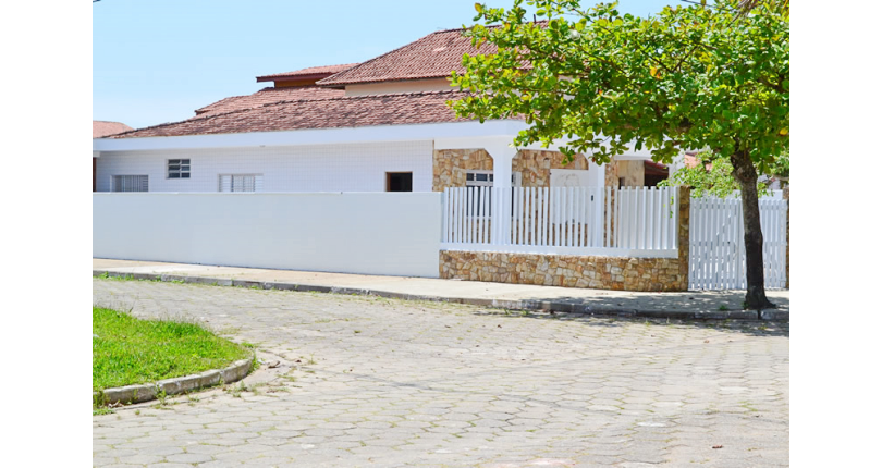 Casa térrea à venda em Itanhaém no Jardim Grandesp 