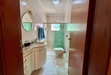 Belo Sobrado à venda no Bairro do Parque São Domingos na Rua Doutor Odon Carlos de Figueiredo Ferraz