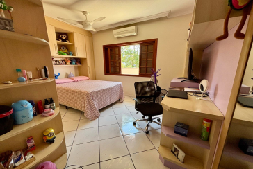 Belo Sobrado à venda no Bairro do Parque São Domingos na Rua Doutor Odon Carlos de Figueiredo Ferraz