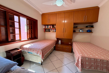 Belo Sobrado à venda no Bairro do Parque São Domingos na Rua Doutor Odon Carlos de Figueiredo Ferraz