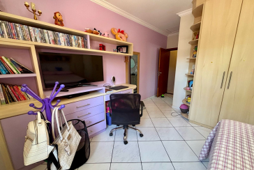 Belo Sobrado à venda no Bairro do Parque São Domingos na Rua Doutor Odon Carlos de Figueiredo Ferraz