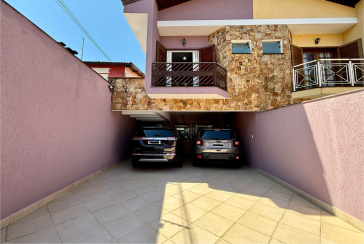 Belo Sobrado à venda no Bairro do Parque São Domingos na Rua Doutor Odon Carlos de Figueiredo Ferraz