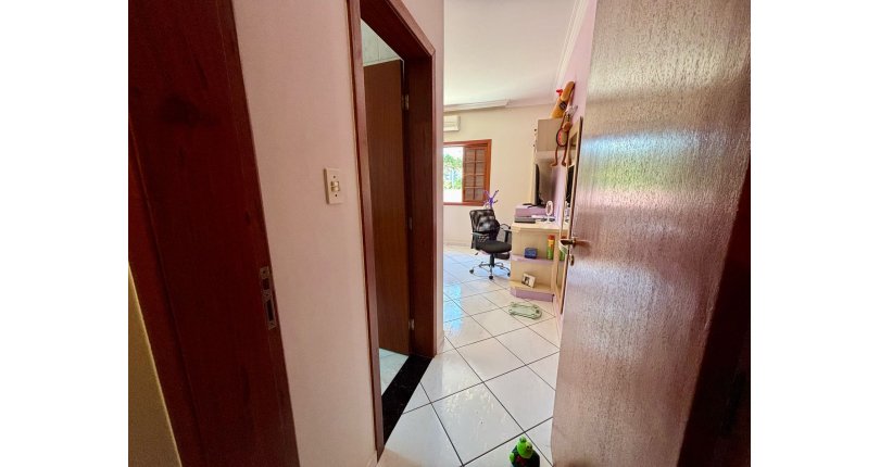 Belo Sobrado à venda no Bairro do Parque São Domingos na Rua Doutor Odon Carlos de Figueiredo Ferraz