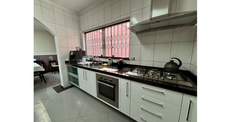 Belo Sobrado à venda no Bairro do Parque São Domingos na Rua Doutor Odon Carlos de Figueiredo Ferraz