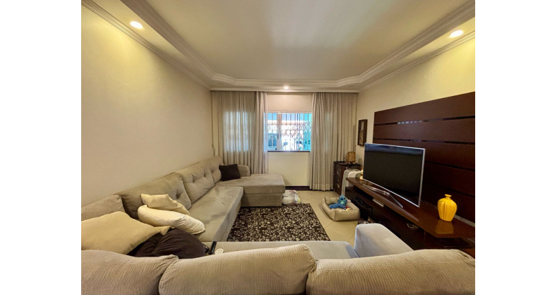 Belo Sobrado à venda no Bairro do Parque São Domingos na Rua Doutor Odon Carlos de Figueiredo Ferraz