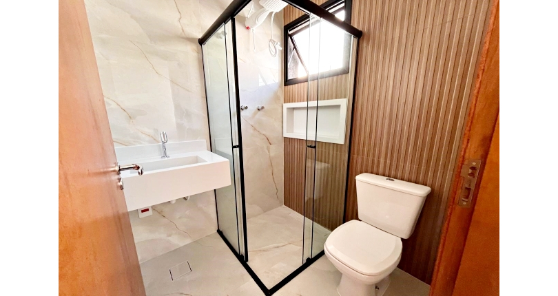 Lindo Sobrado Novo à venda Bairro do Parque São Domingos na Avenida General Charles de Gaulle 448,