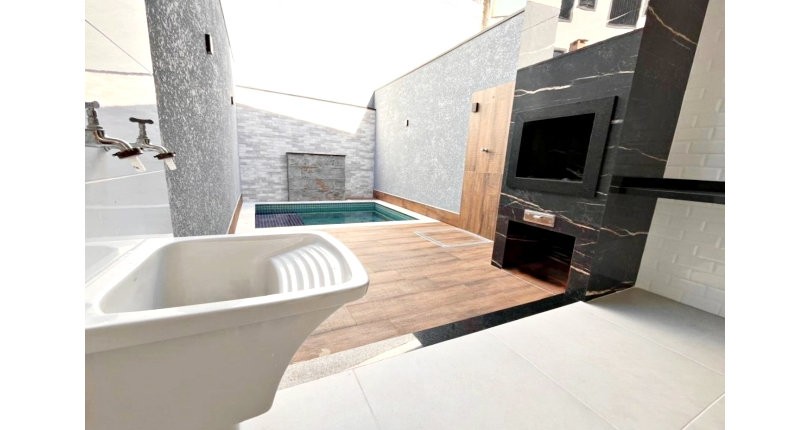 Lindo Sobrado Novo à venda Bairro do Parque São Domingos na Avenida General Charles de Gaulle 448,