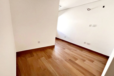 Lindo Sobrado Novo à venda Bairro do Parque São Domingos na Avenida General Charles de Gaulle 446, 