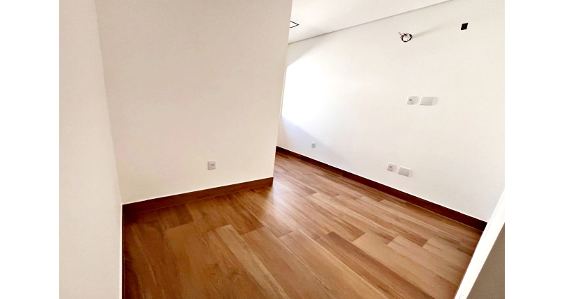 Lindo Sobrado Novo à venda Bairro do Parque São Domingos na Avenida General Charles de Gaulle 446, 