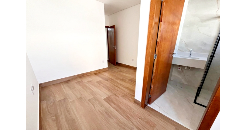 Lindo Sobrado Novo à venda Bairro do Parque São Domingos na Avenida General Charles de Gaulle 446, 