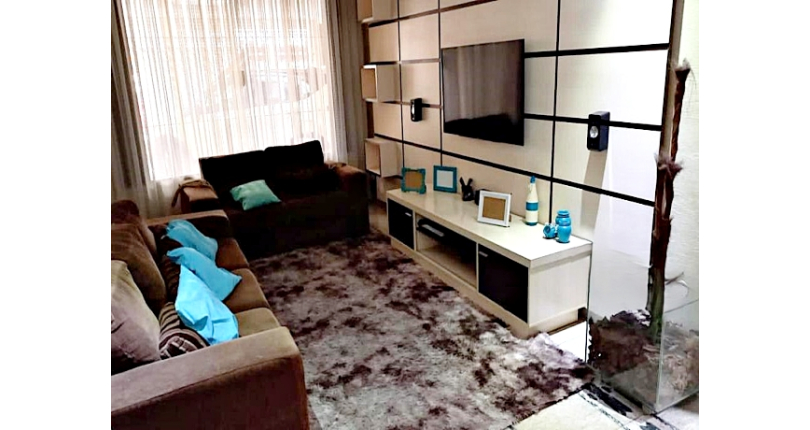 Belo Sobrado à venda no Bairro da Vila Palmeiras na Rua Matias Pacheco,