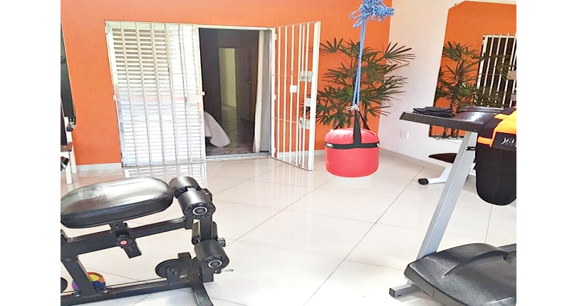 Bom Sobrado à venda no Bairro do Parque Nações Unidas na Rua Ciríaco Jimenez,