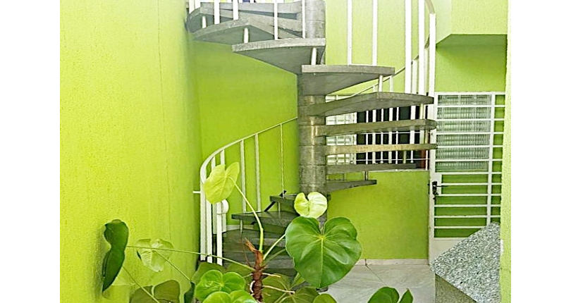 Bom Sobrado à venda no Bairro do Parque Nações Unidas na Rua Ciríaco Jimenez,