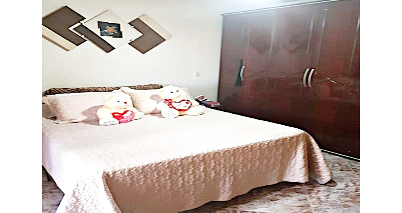 Bom Sobrado à venda no Bairro do Parque Nações Unidas na Rua Ciríaco Jimenez,