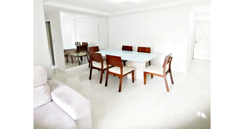  Apartamento à venda no Bairro do Parque Continental na Avenida Antônio de Souza Noschese 1675,