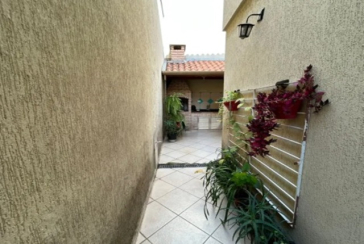 Belo Sobrado à venda no Bairro do Jardim Regina na Rua Engenheiro Marcílio Cardoso,